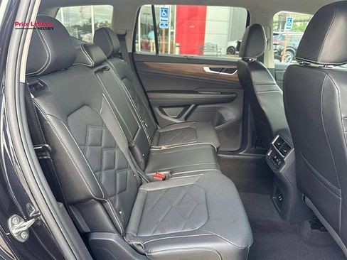 Used 2025 Volkswagen Atlas SE FWD image 9