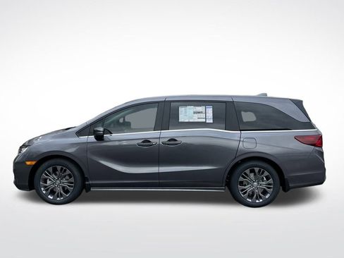 New 2026 Honda Odyssey Touring image 2