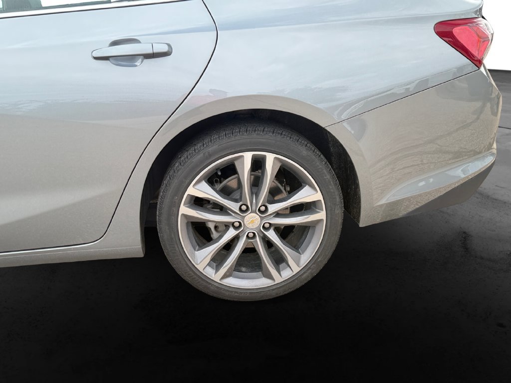 Used 2024 Chevrolet Malibu LT FWD image 12