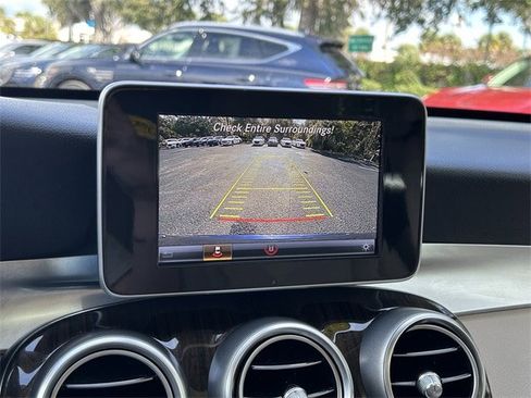 Used 2019 Mercedes-Benz GLC 300 4MATIC image 6