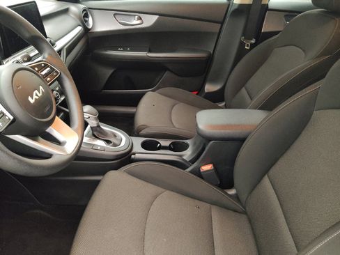 Used 2023 Kia Forte LXS FWD image 17
