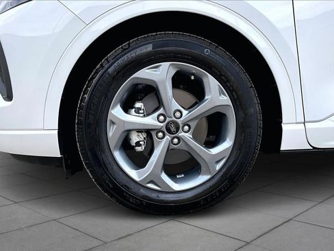 Used 2023 Ford Escape ST-Line w/ Tech Pack #1 image 11