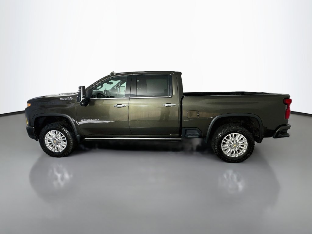 Used 2023 Chevrolet Silverado 3500 High Country w/ Technology Package AWD/4WD image 4