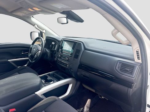 Used 2023 Nissan Titan SV w/ SV Convenience Package RWD image 27
