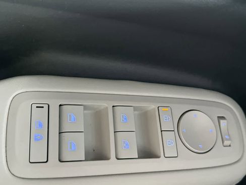 Used 2024 Hyundai Santa Fe SEL FWD image 17