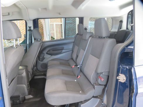 Used 2016 Ford Transit Connect XL image 16