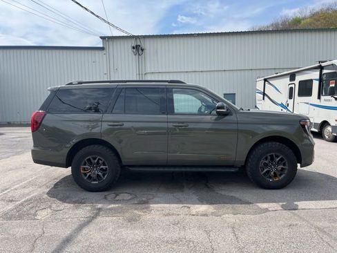 Used 2025 Ford Expedition Tremor AWD/4WD image 4