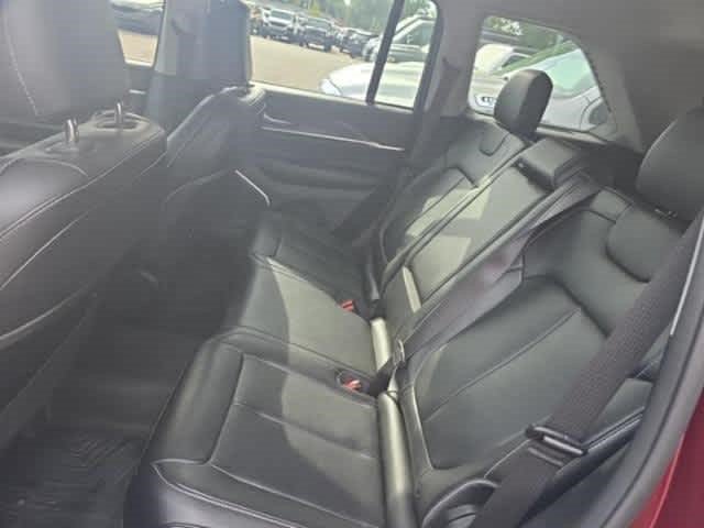 Used 2023 Jeep Grand Cherokee Limited w/ Black Appearance Package AWD/4WD image 4