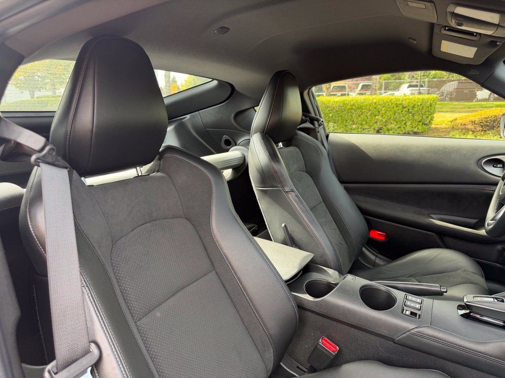Used 2024 Nissan Z Performance w/ Floor Mat Package RWD image 30