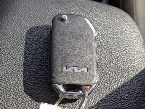 Used 2022 Kia Forte LXS image 28