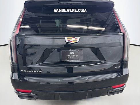 Used 2023 Cadillac Escalade Sport AWD/4WD image 9