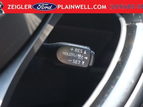 Used 2018 Toyota C-HR XLE FWD image 27