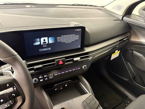 New 2026 Kia Sportage LX image 23