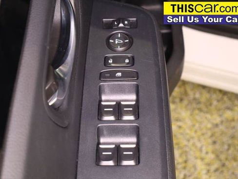 Used 2025 Honda Pilot Sport image 33