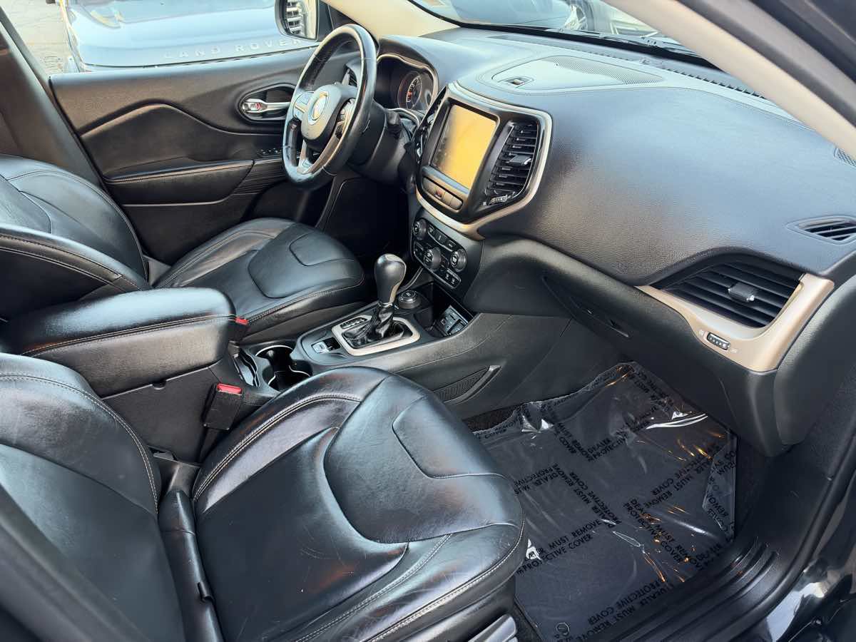 Used 2014 Jeep Cherokee Limited w/ Trailer Tow Group AWD/4WD image 17