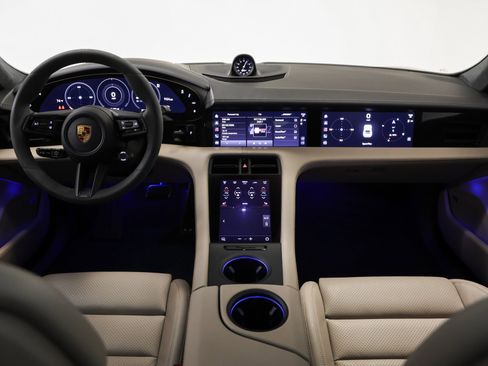 Used 2023 Porsche Taycan GTS image 33