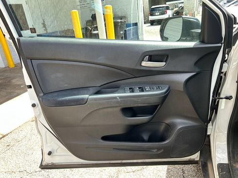 Used 2016 Honda CR-V LX image 7