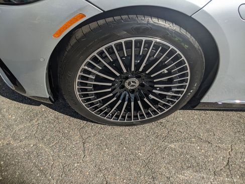 Certified 2023 Mercedes-Benz EQS 580 4MATIC Sedan image 10