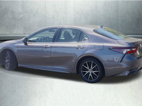 Used 2023 Toyota Camry SE w/ Cold Weather Package AWD/4WD image 13