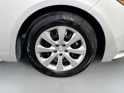 Used 2024 Toyota Corolla LE image 31