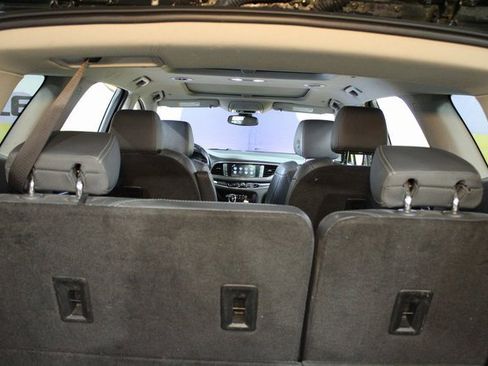 Used 2019 Buick Enclave Premium image 17