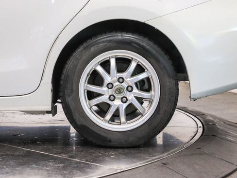 Used 2012 Toyota Prius V Two w/ Preferred Accessory Pkg FWD image 10