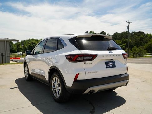 Used 2023 Ford Escape Active w/ Tech Pack #2 FWD image 4