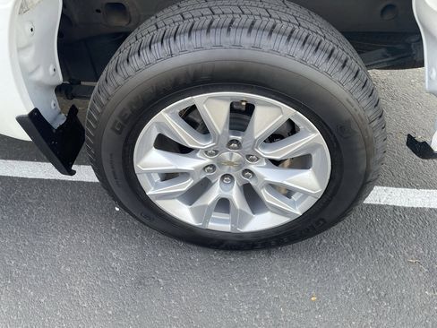 Used 2022 Chevrolet Silverado 1500 Custom w/ LPO, Dark Essentials Package image 11