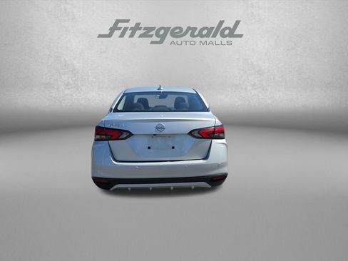 Used 2025 Nissan Versa SV FWD image 7