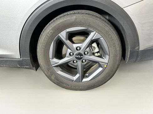 Used 2025 Kia K4 LXS image 11