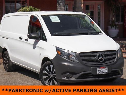 Used 2021 Mercedes-Benz Metris image 2