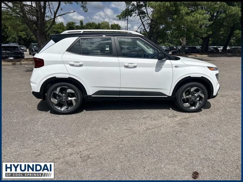 New 2026 Hyundai Venue SEL FWD image 8