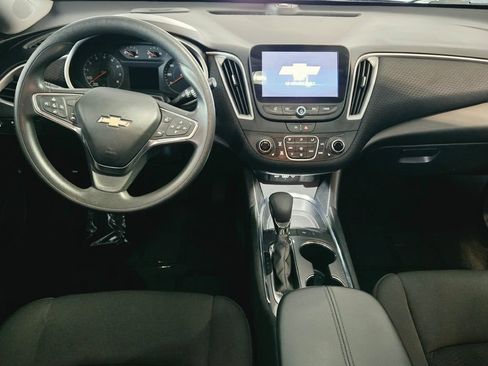 Certified 2025 Chevrolet Malibu LT FWD image 17