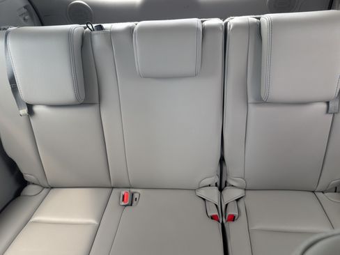 Used 2015 Toyota Highlander Limited w/ Driver Technology Package AWD/4WD image 28