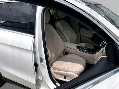 Used 2018 Mercedes-Benz GLC 300 image 9