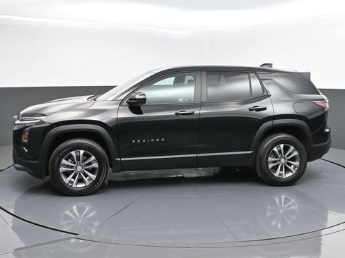 Used 2025 Chevrolet Equinox LT w/ Safety and Technology Package image 4