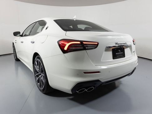 Used 2023 Maserati Ghibli Modena image 10