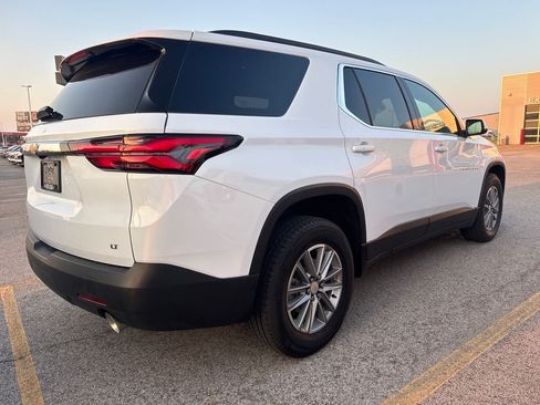 Used 2023 Chevrolet Traverse LT FWD image 4