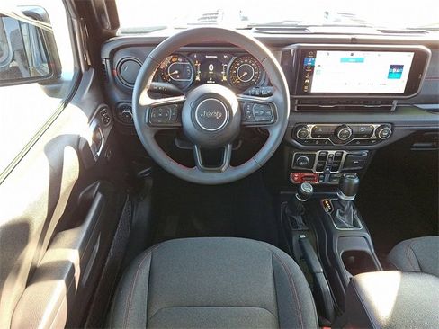 Used 2024 Jeep Wrangler Unlimited Rubicon image 11