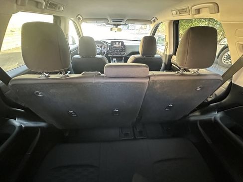 Used 2025 Nissan Pathfinder SV AWD/4WD image 23