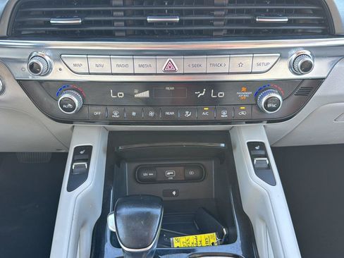 Used 2022 Kia Telluride S FWD image 16