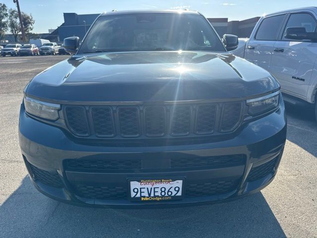 Used 2023 Jeep Grand Cherokee L Laredo RWD image 2