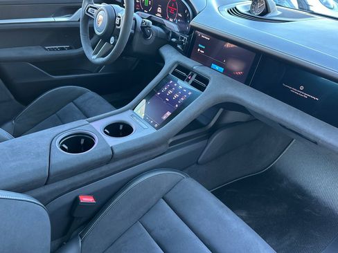 Used 2025 Porsche Taycan Turbo GT image 17