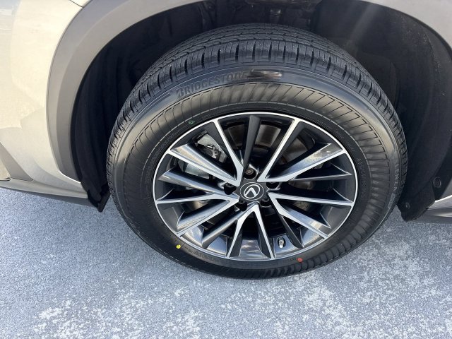 Certified 2023 Lexus NX 250 FWD w/ Towing Package (2000 Lbs) image 10