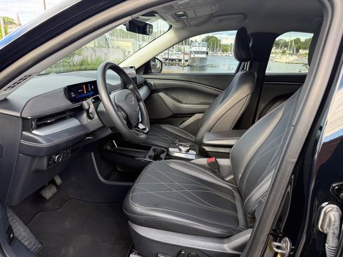 Used 2023 Ford Mustang Mach-E Select image 9