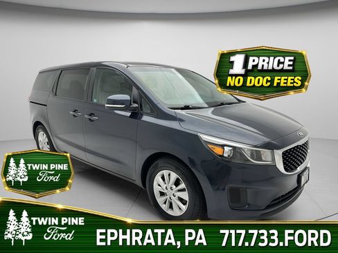 Used 2017 Kia Sedona LX FWD image 1