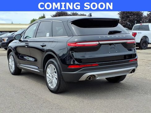 Used 2023 Lincoln Corsair AWD image 3