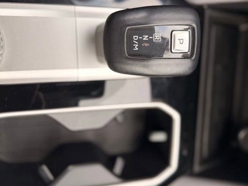 Used 2025 Mitsubishi Outlander SE FWD image 16