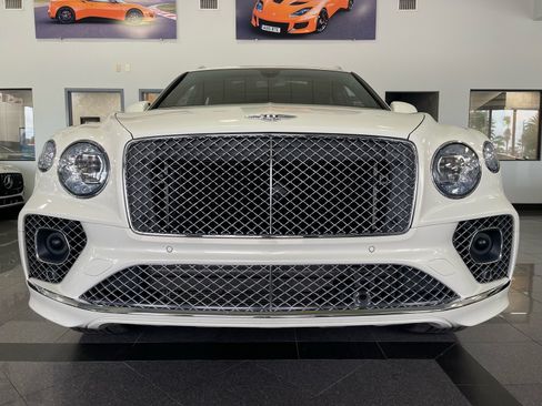 Used 2022 Bentley Bentayga AWD/4WD image 8