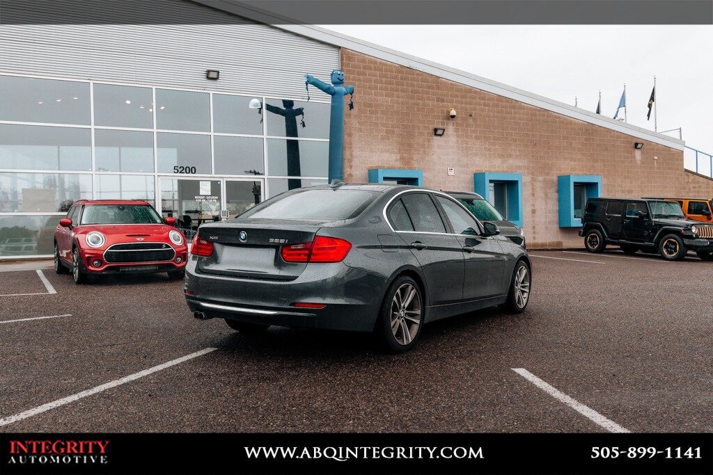 Used 2013 BMW 328i xDrive Sedan AWD/4WD image 7